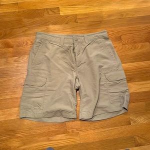 North Face cargo shorts size 34
